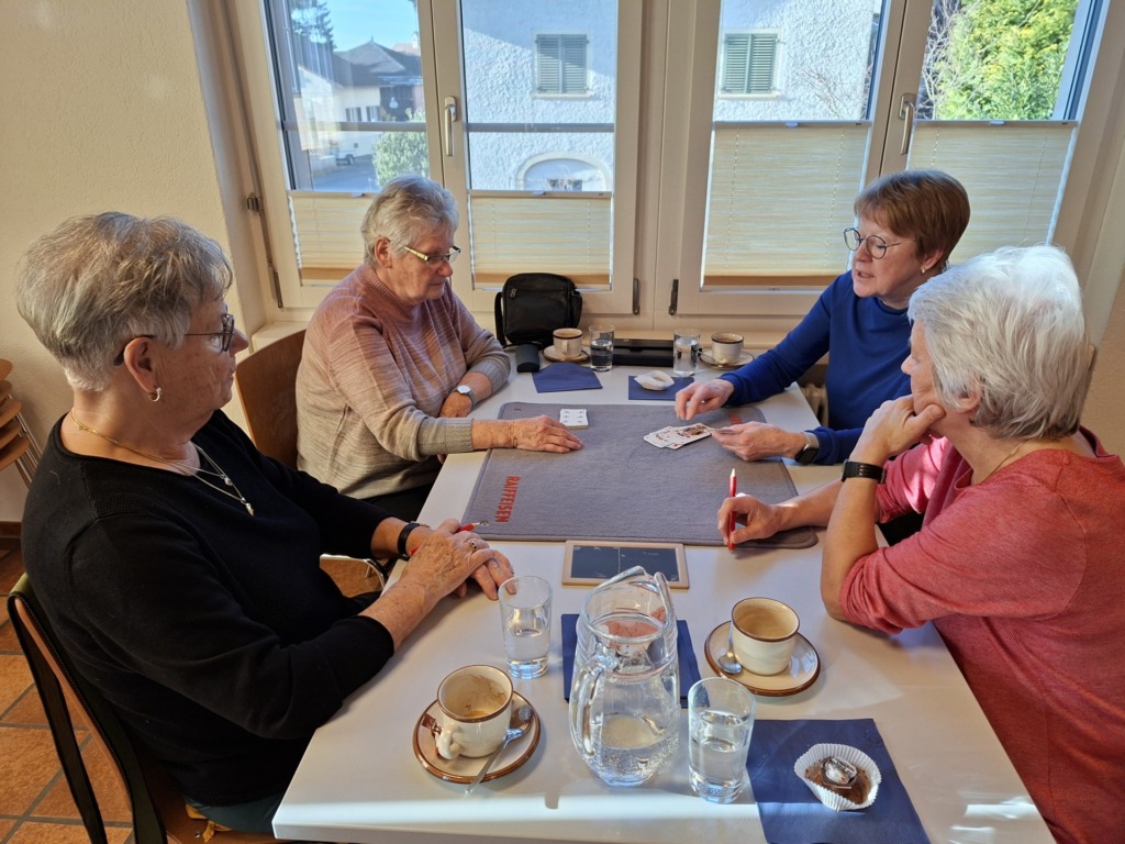 Seniorentreffen beteiligt sich an der Benefiz-Aktion - Pfarrei - Kirchgemeinde: St. Michael Kaisten und St. Maria Ittenthal, gehört zum Pastoralraum Region Laufenburg 4